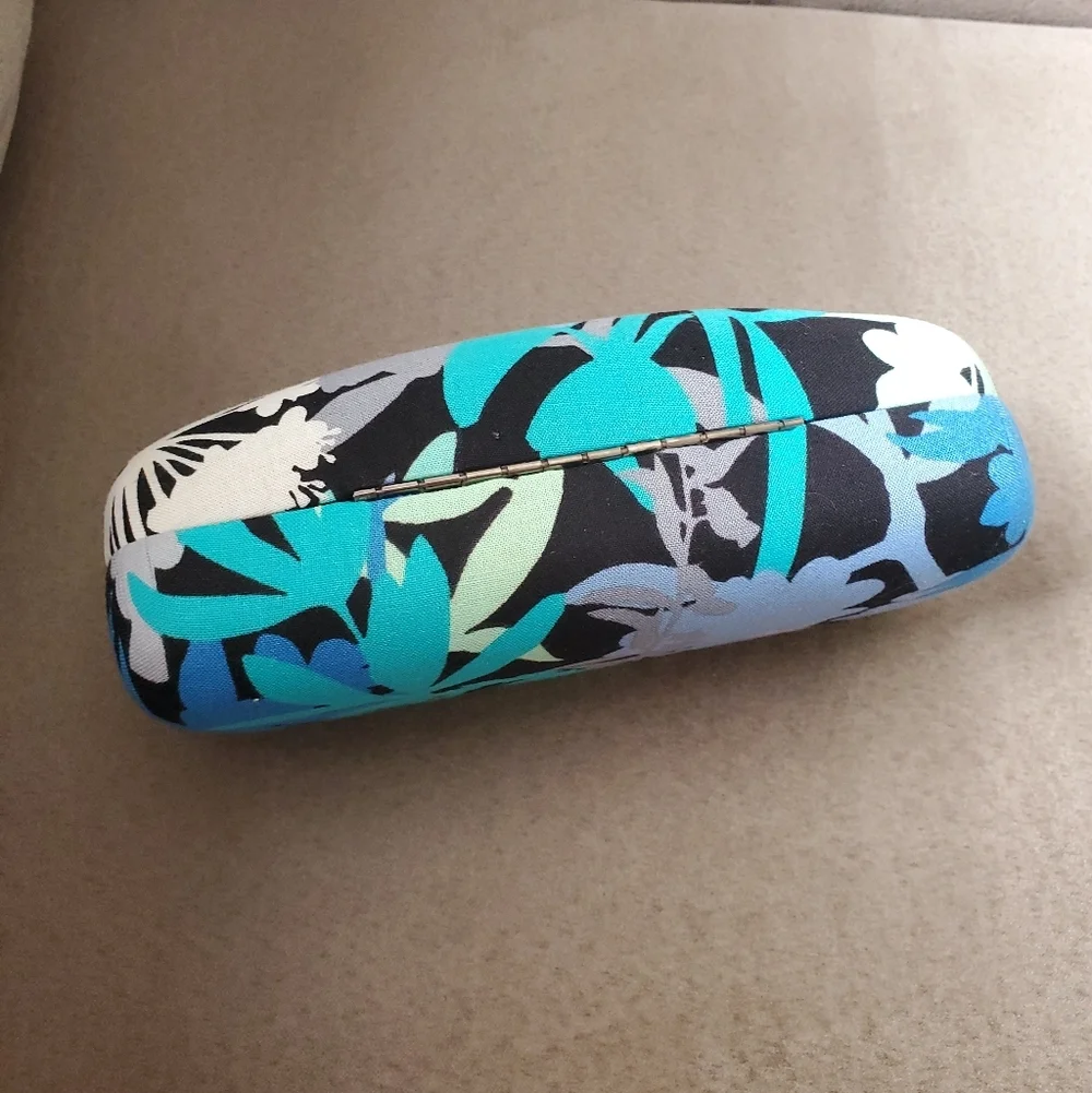 Vera Bradley Clamshell Readers Sunglass Eyeglass Case In Camofloral